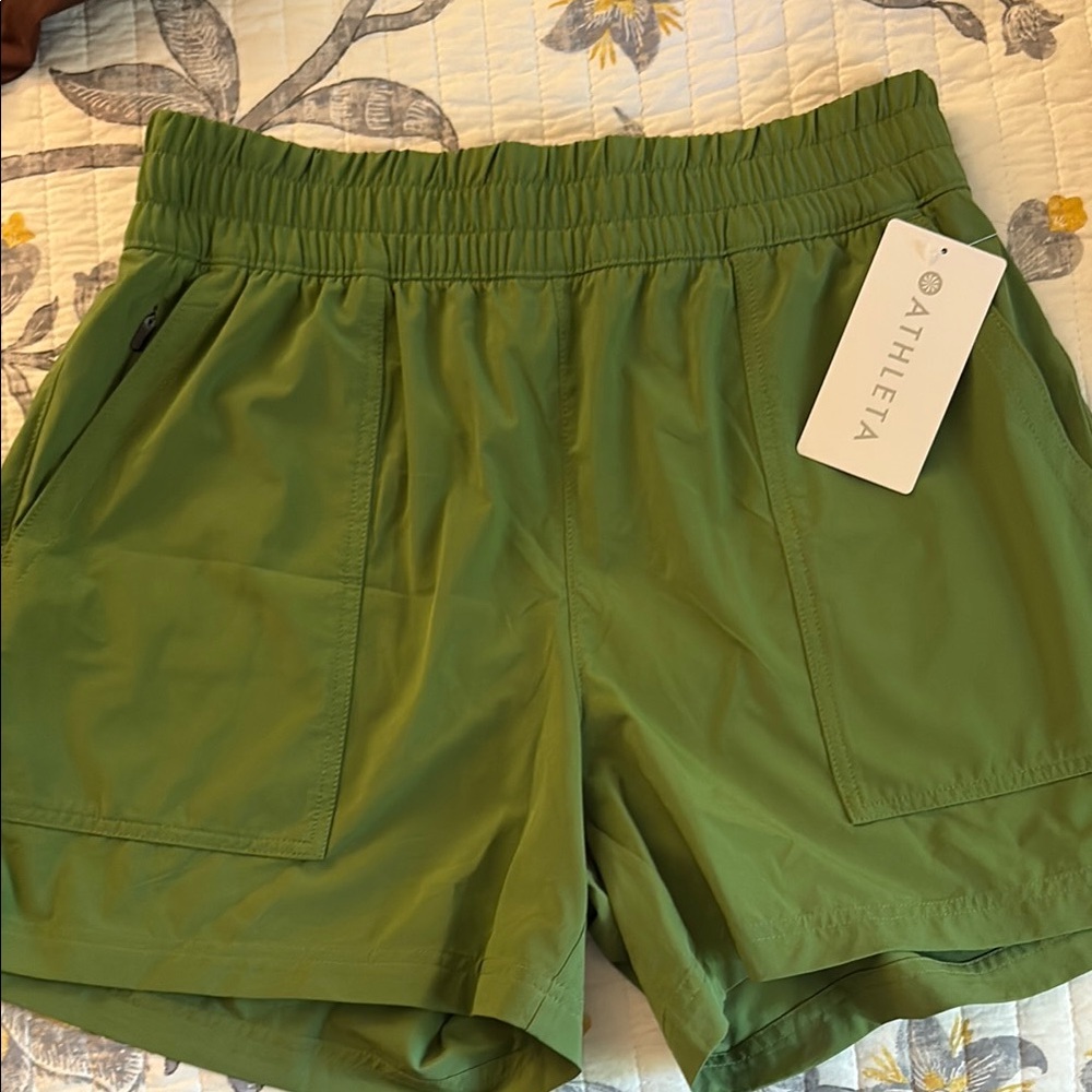 Athleta NWT Women's Green Shorts